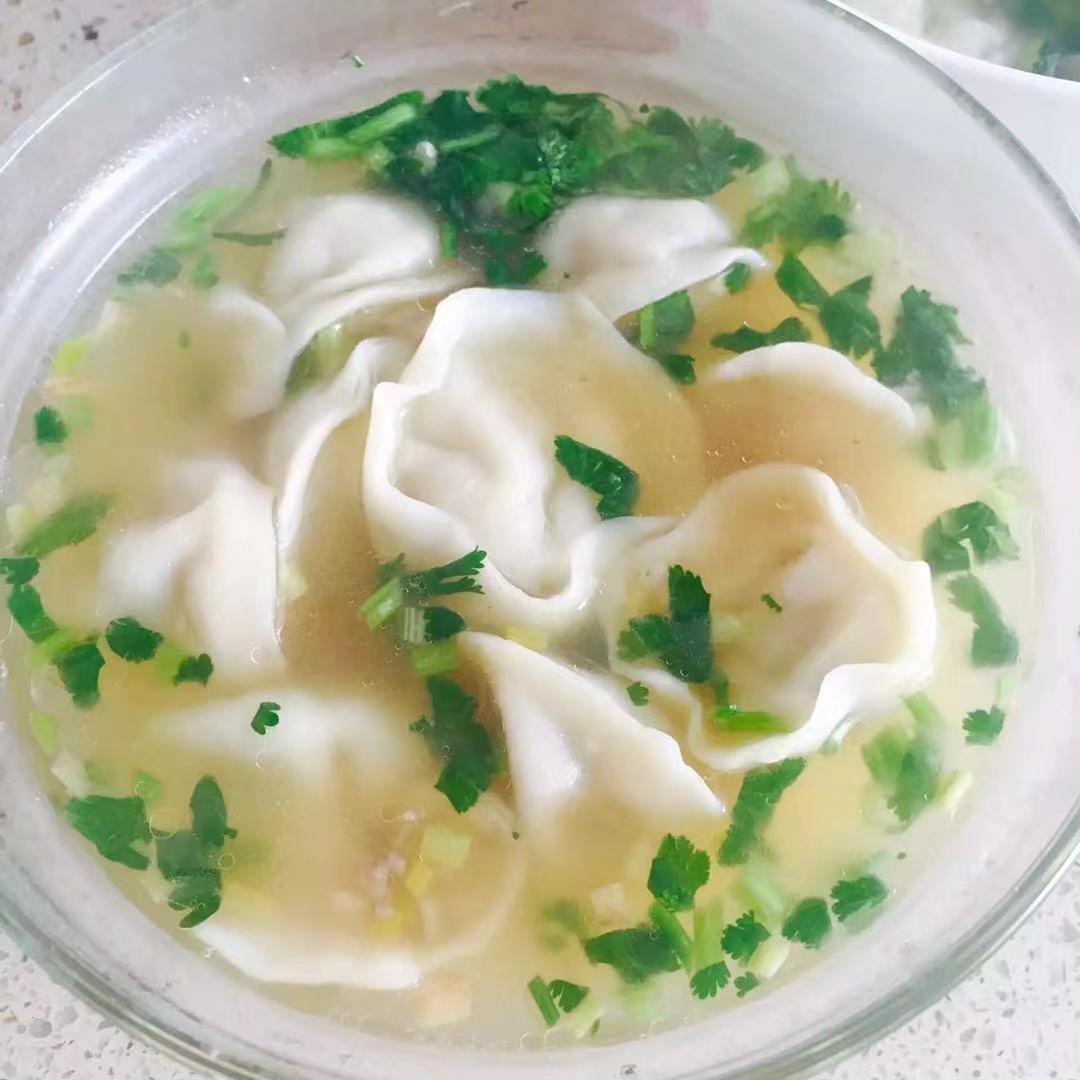 自己擀皮做馄饨，简单又好吃😋
