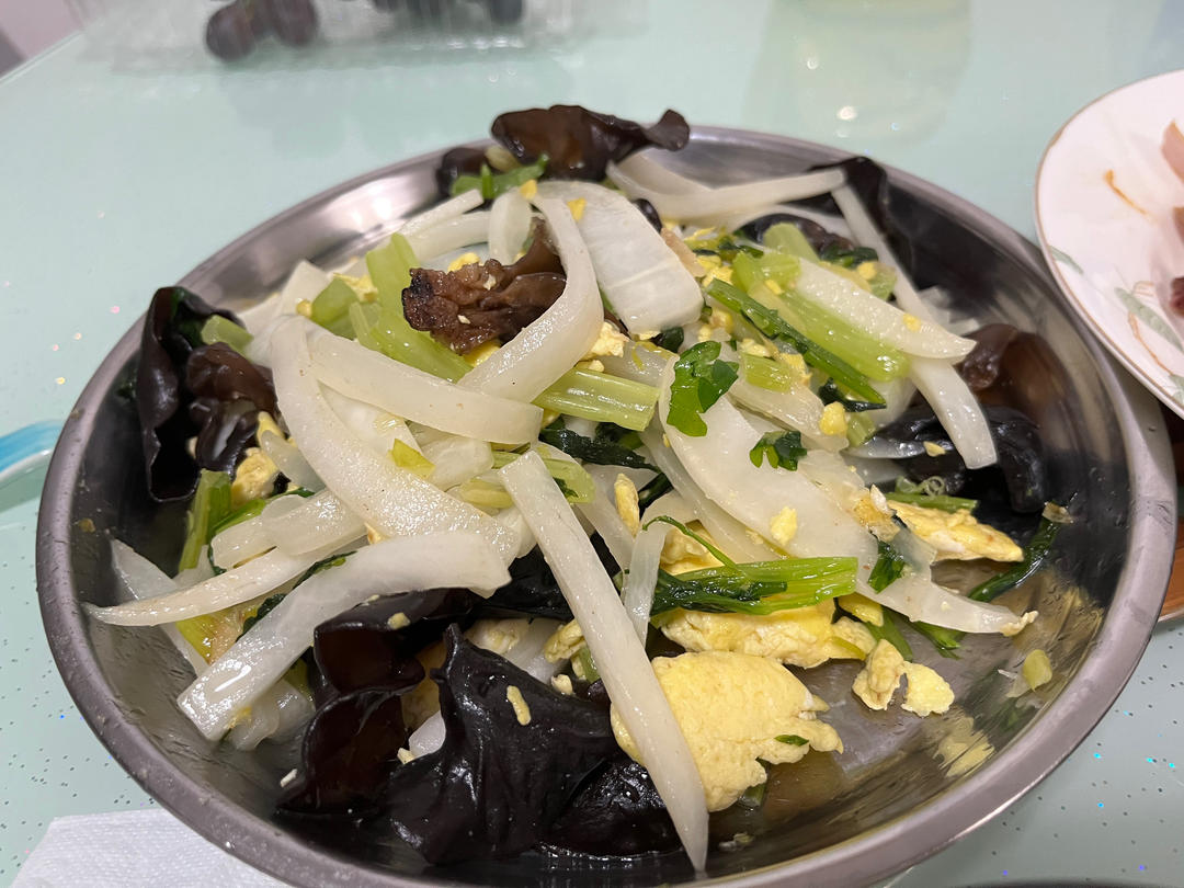 芹菜木耳炒蛋