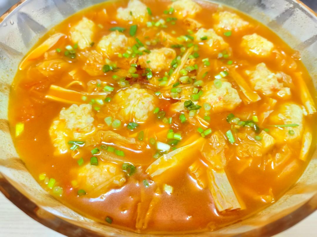 轻松自制虾滑番茄煲，鲜而不咸，一口爆汁！