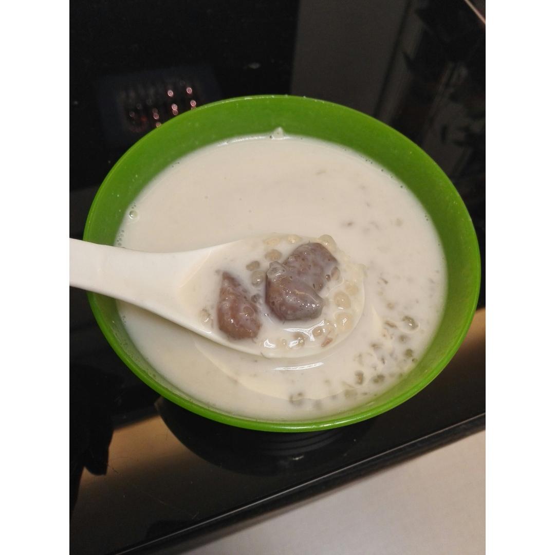 招牌芋头西米露—广东糖水