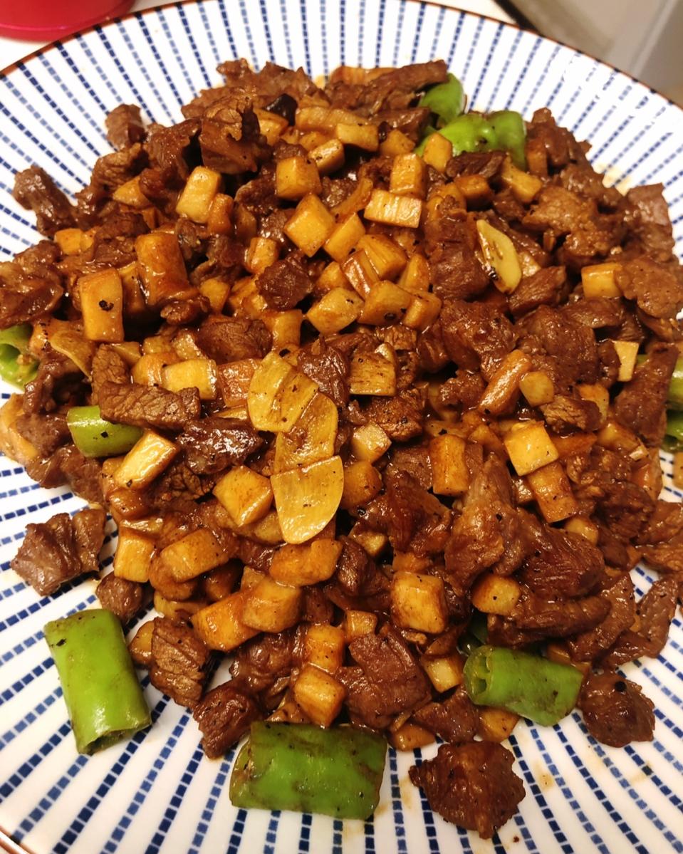 黑椒杏鲍菇牛肉粒