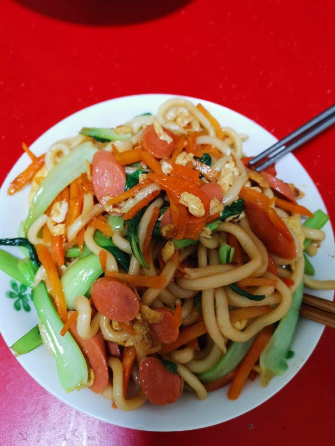 好吃到流泪的鸡蛋炒乌冬