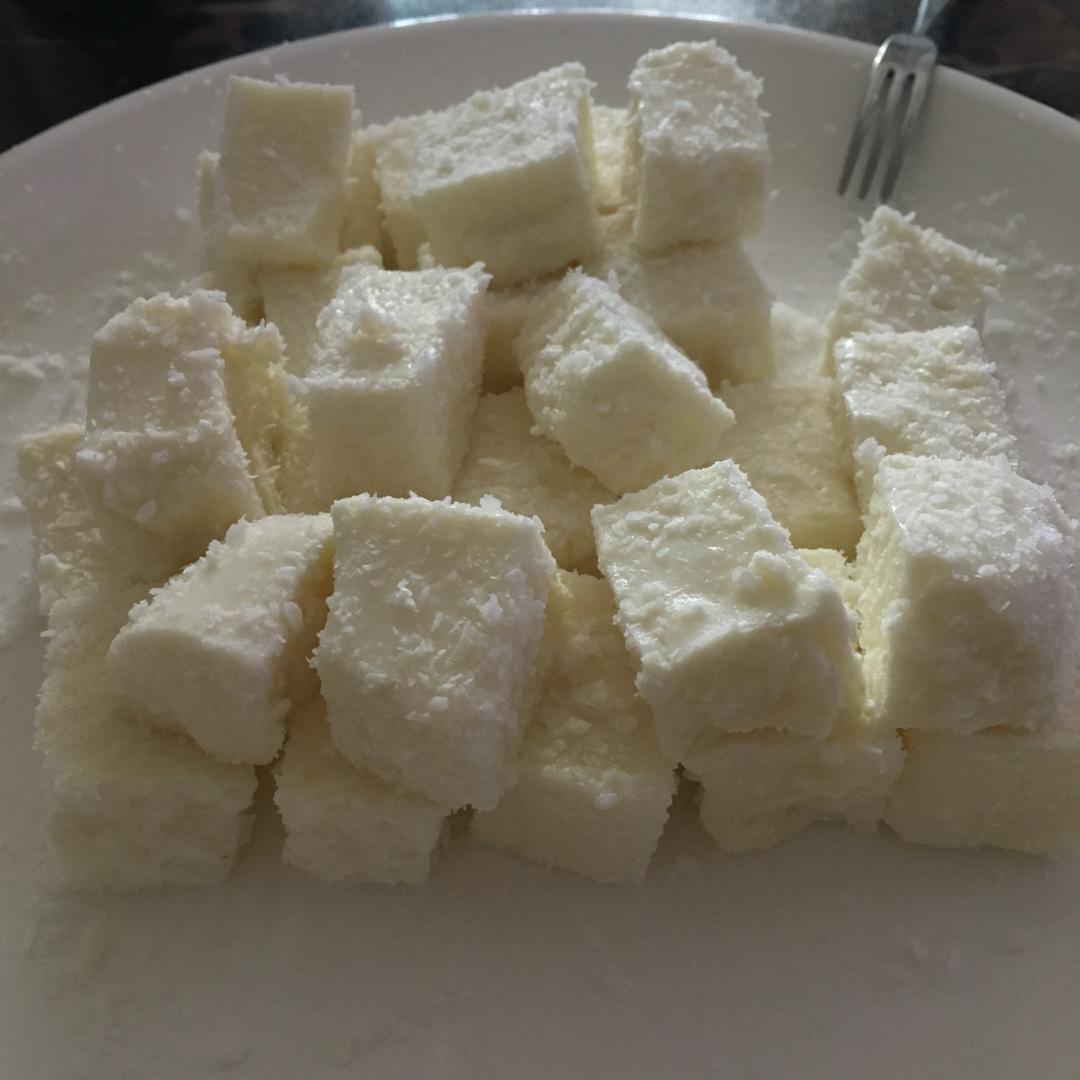 完胜85度C牛奶椰丝小方