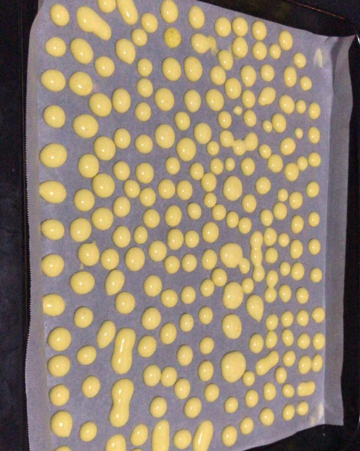 入口即化的无添加蛋黄溶豆