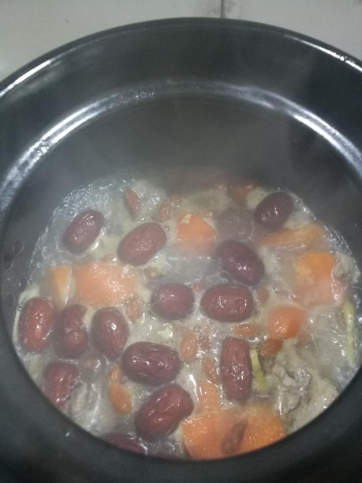 羔羊肉炖太子参的做法