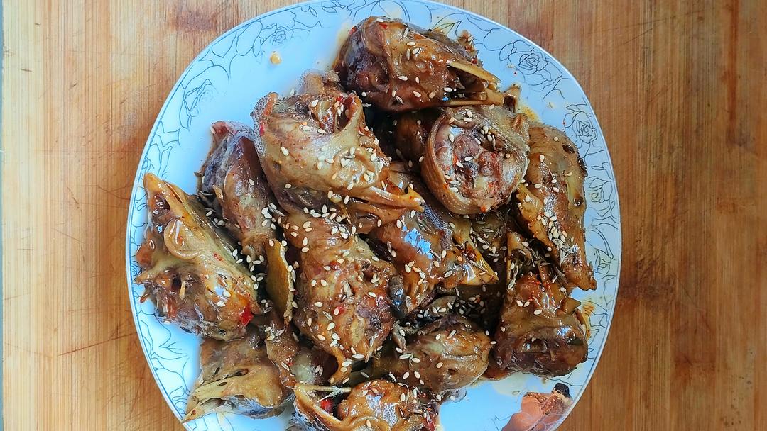 自制香辣孜然鸡头，简单干净卫生