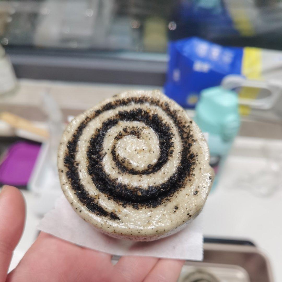 黑芝麻花生卷馒头