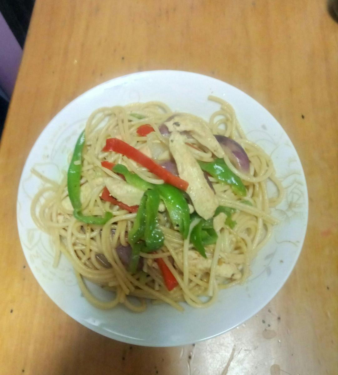 黑椒鸡丝意面