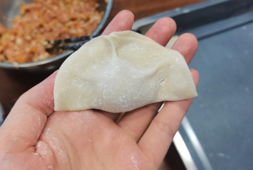 猪肉菜馅饺子     基础饺子的包法