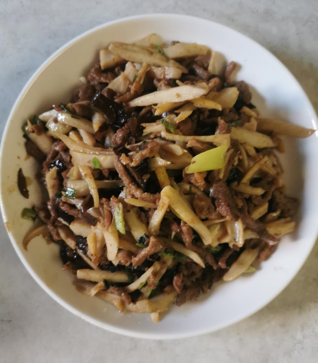 莲菜（莲藕）炒肉丝