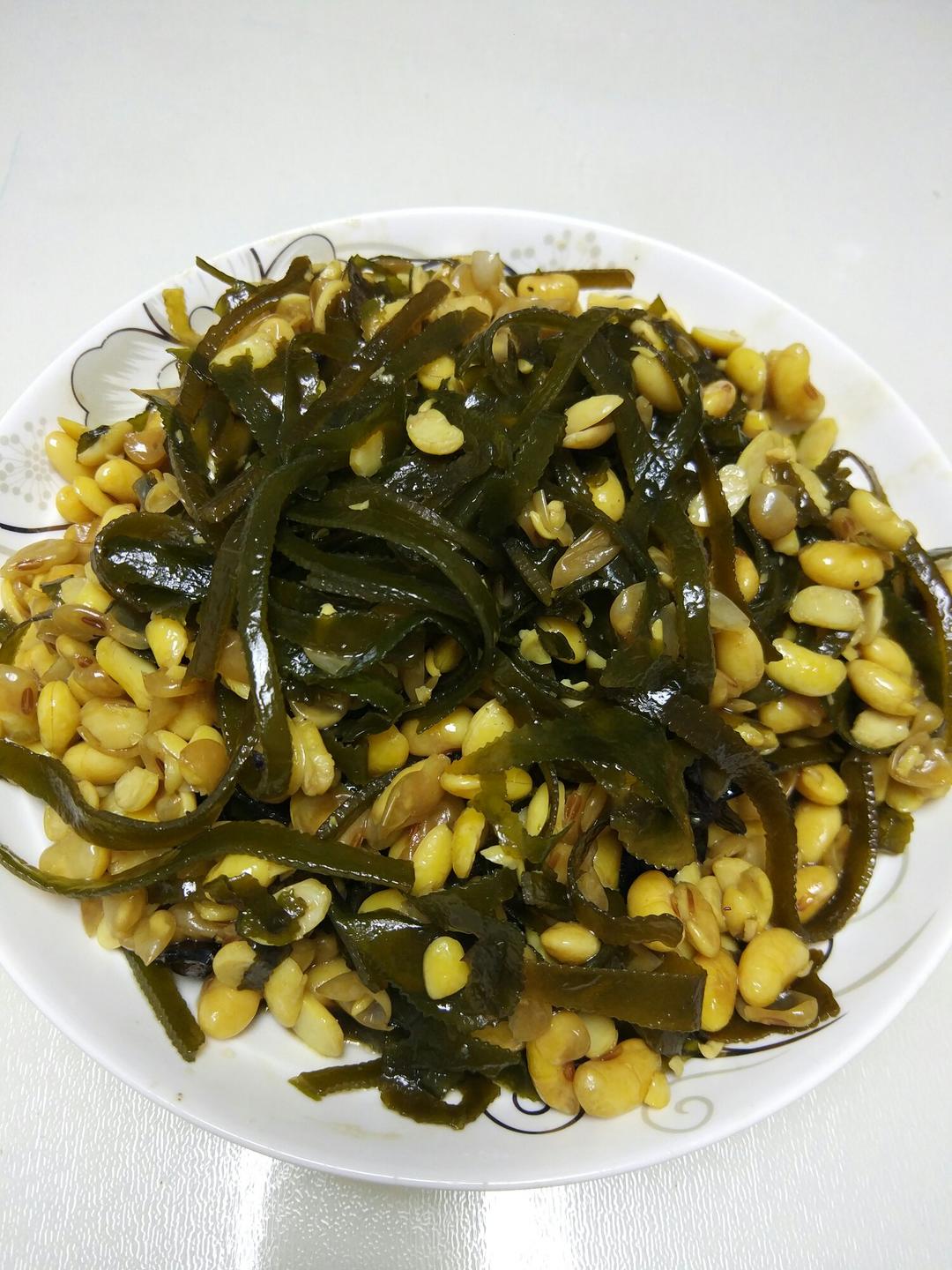 圈圈 做的黄豆炖海带
