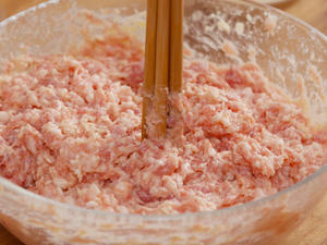 【南昌杂素】大白菜加肉丸子，养生砂锅正当时！的做法 步骤1