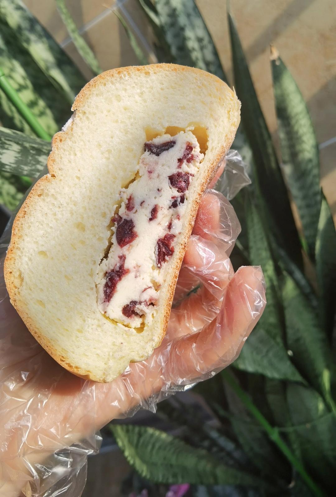 五星推荐蔓越莓乳酪软欧包