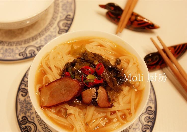 【酸菜腊肉面 – 就这个Feel倍儿爽】的做法