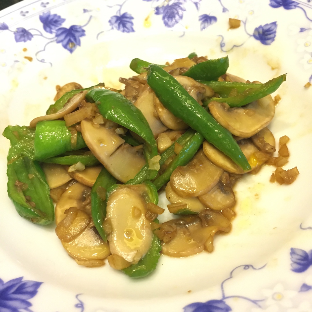 小炒青椒口蘑