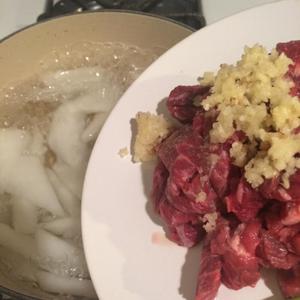韩式牛肉萝卜汤-Seogogi Muguk的做法 步骤4