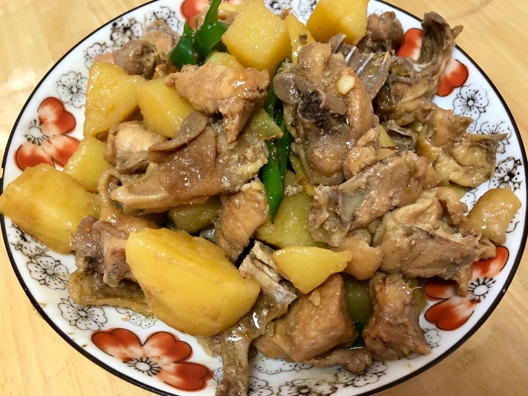 土豆炖鸡块