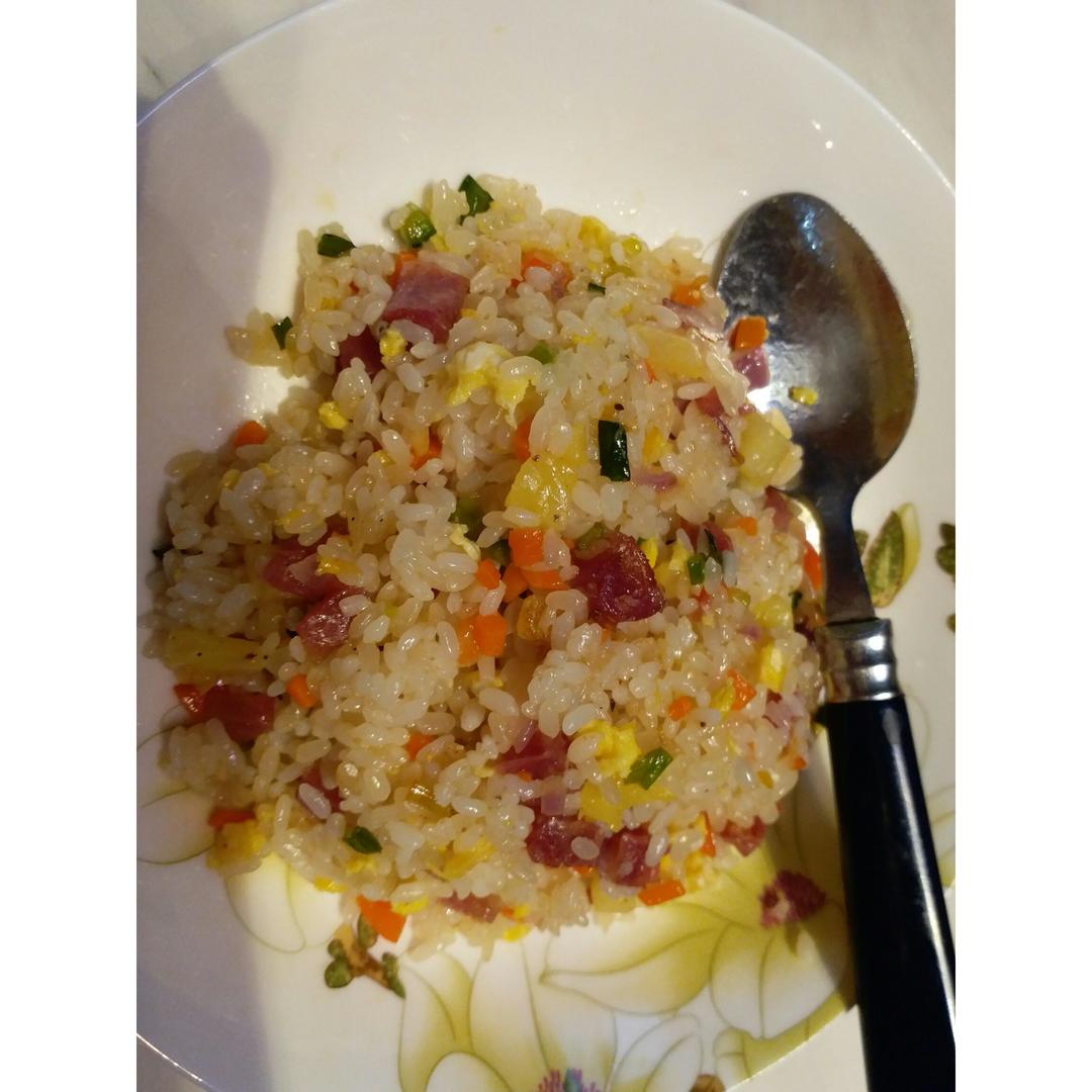 老少皆宜的菠萝饭