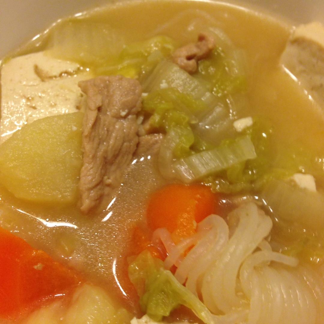 豚汁(猪肉味噌汤)