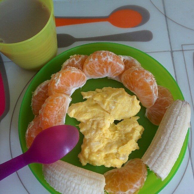 【宝宝早餐】西式香葱滑蛋（12M+）、黑糯米银耳燕麦粥（10M+）