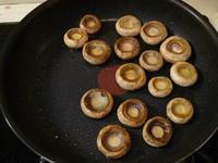 保留最原始鲜味儿的煎口蘑的做法 步骤3
