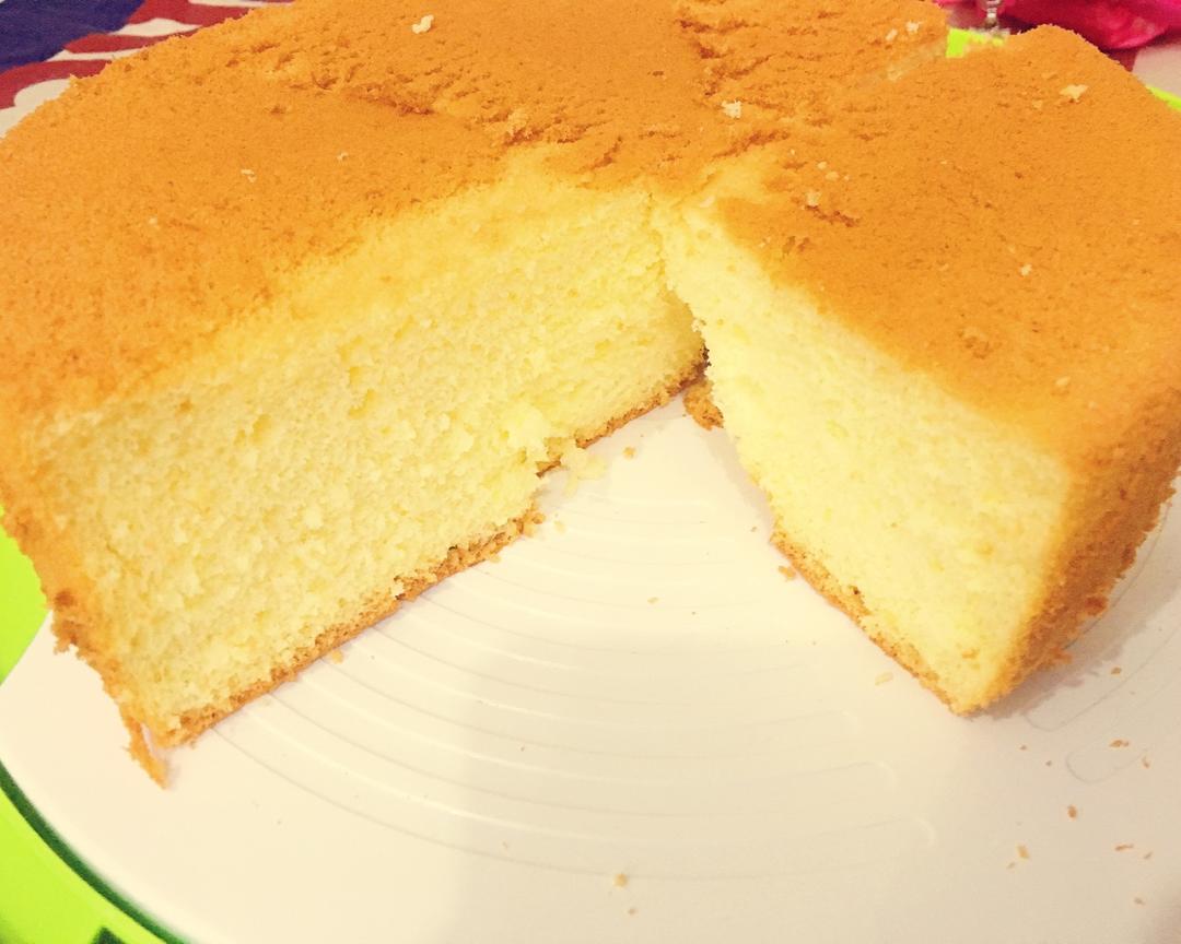 老人、小孩儿都爱吃的超柔软戚风蛋糕