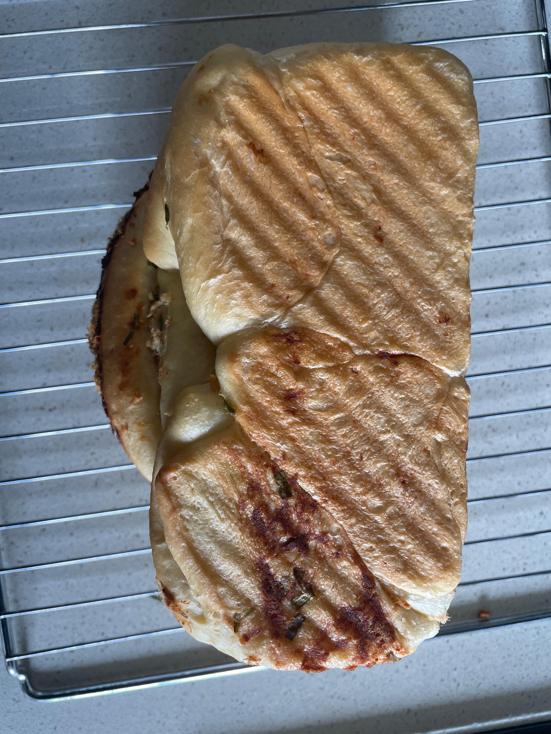 香葱肉松手撕吐司