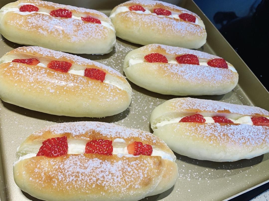 一起逛菜市场啊做的颜值奶油草莓甜心小面包