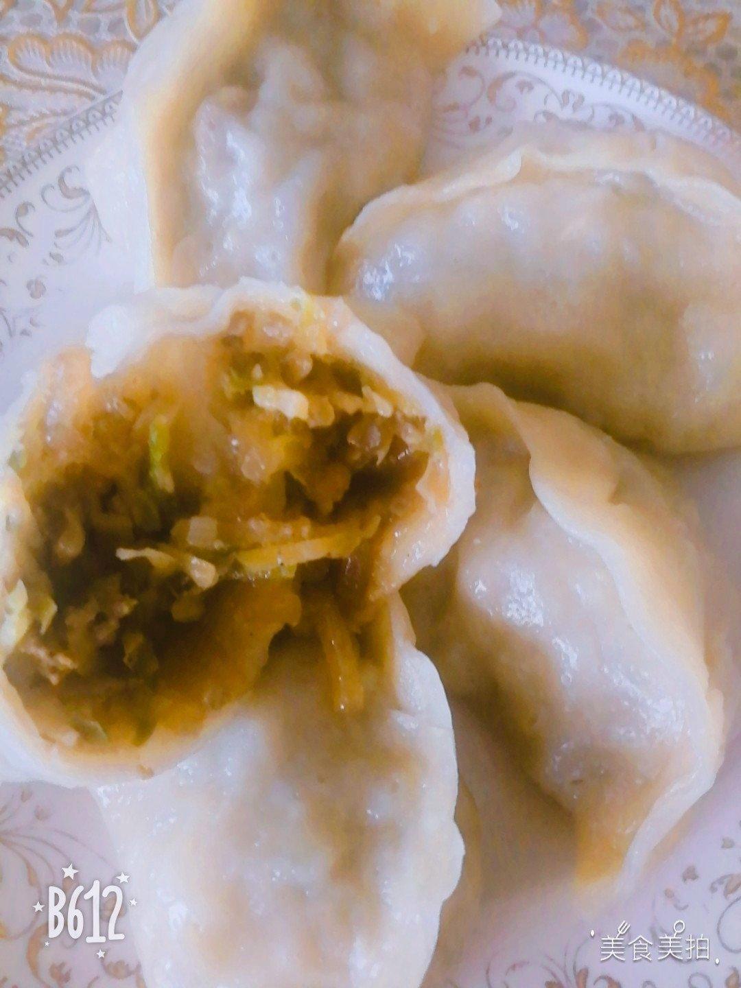 烫面萝卜丝海蛎子包子