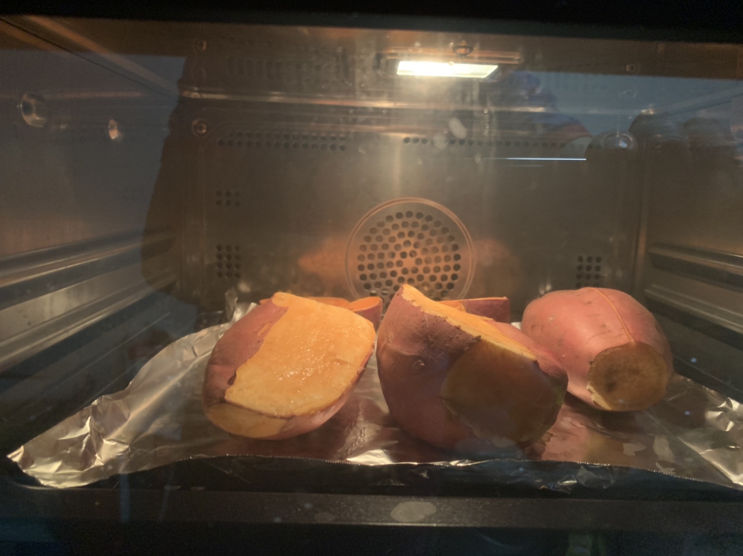 英国BAUMATIC BS2801蒸烤一体机                                 蒸烤箱烤红薯🍠的做法 步骤1