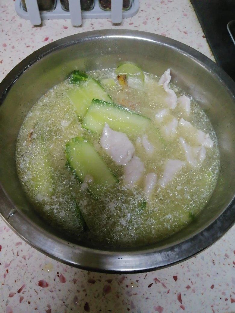 黄瓜肉片汤