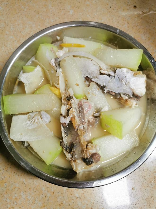 冬瓜鱼头汤（附熟姜葱豉油做法）的做法