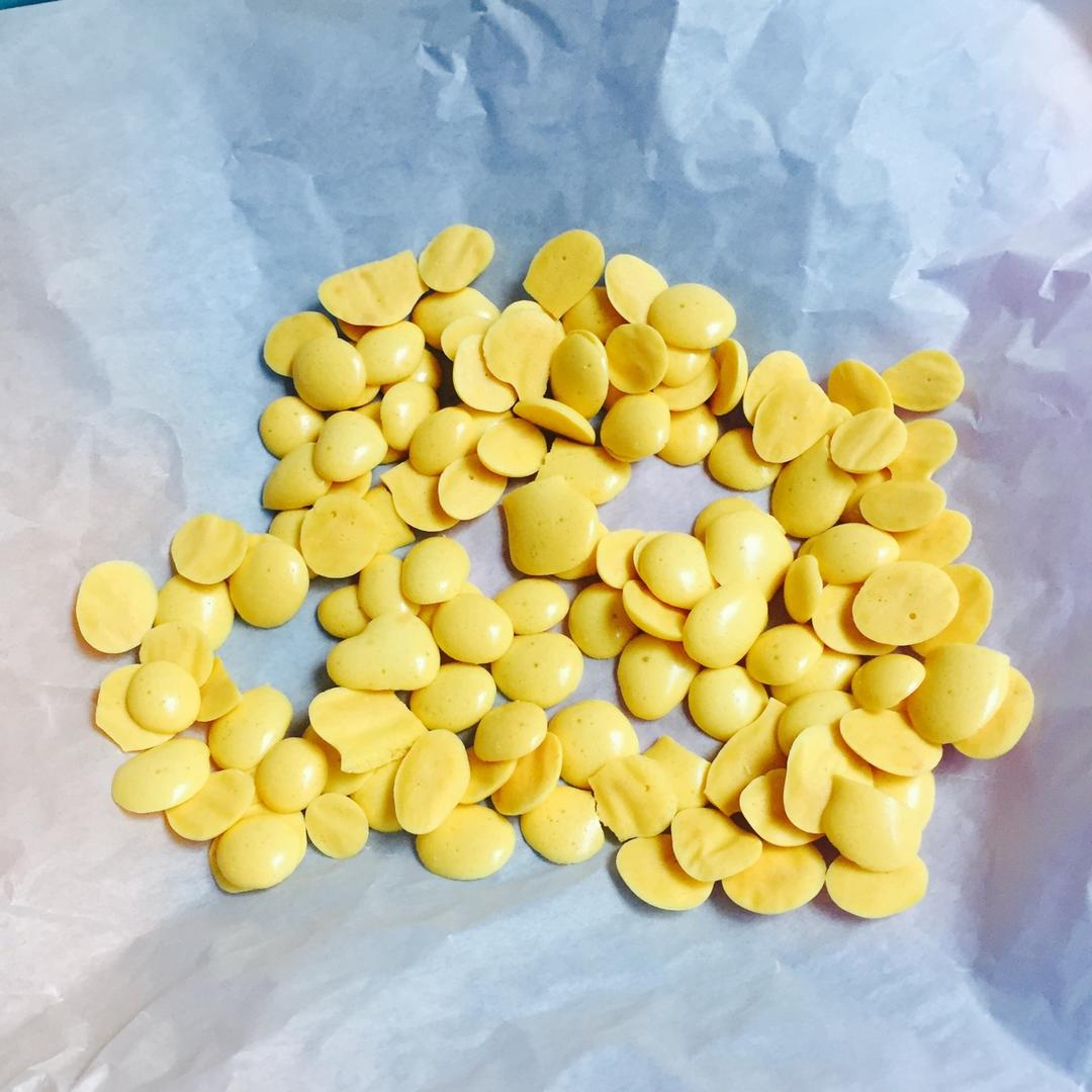 入口即化的无添加蛋黄溶豆