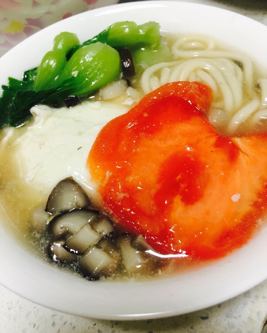 菌汤面条 看得见的香菇 尝得到的鲜美 这才是真正的菌汤