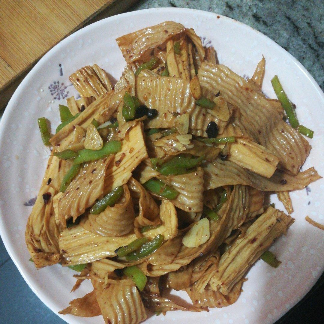 青椒炒豆皮