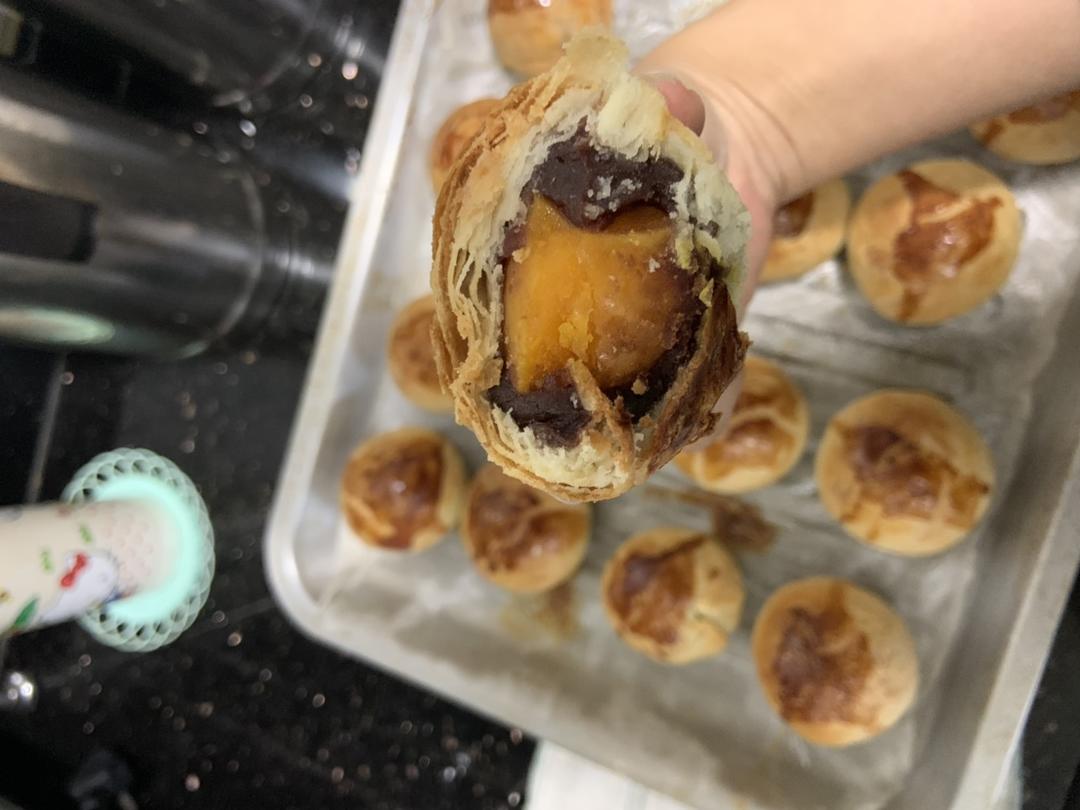 豆沙蛋黄酥