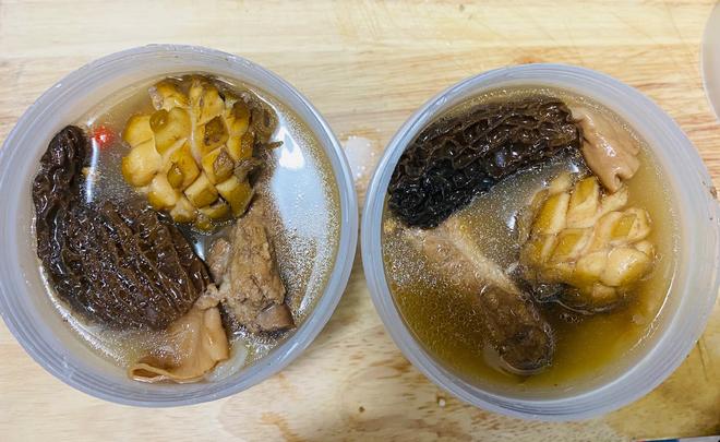 羊肚菌鲍鱼排骨汤的做法