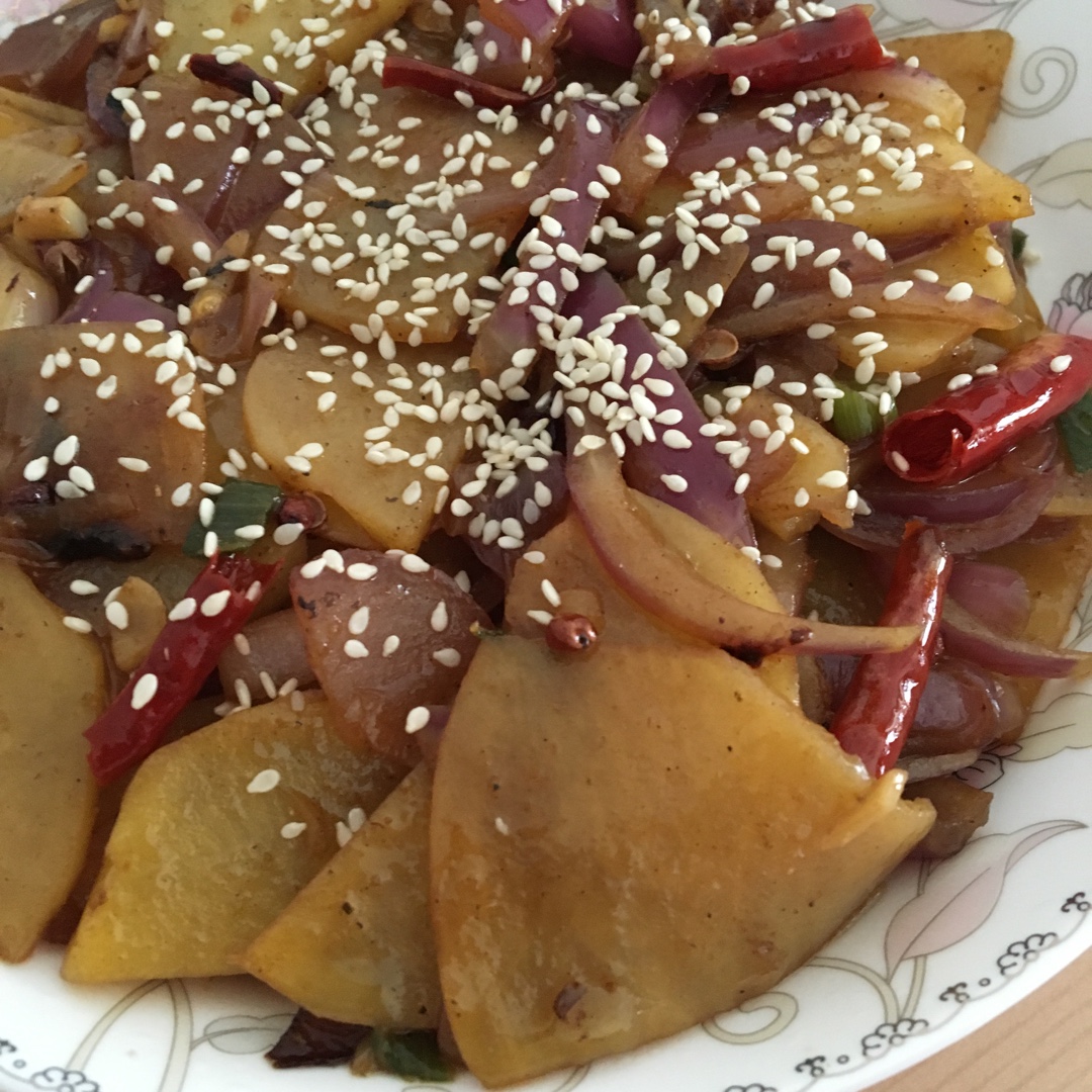 边吃边流泪的「孜然土豆片」