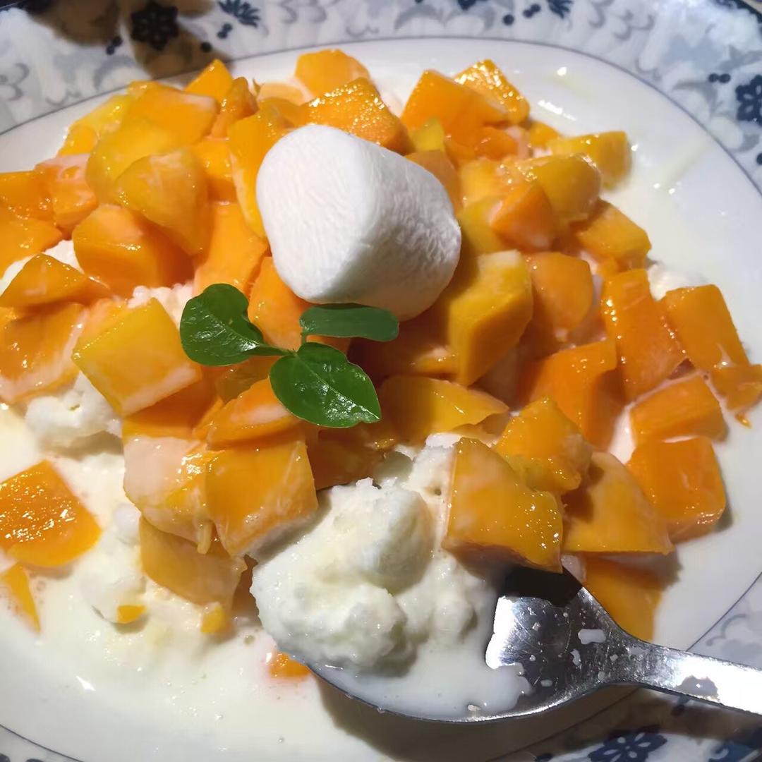 海绵宝宝做过手工芒果牛奶沙冰(超简单懒人快手版)在家也可以吃到冰沙