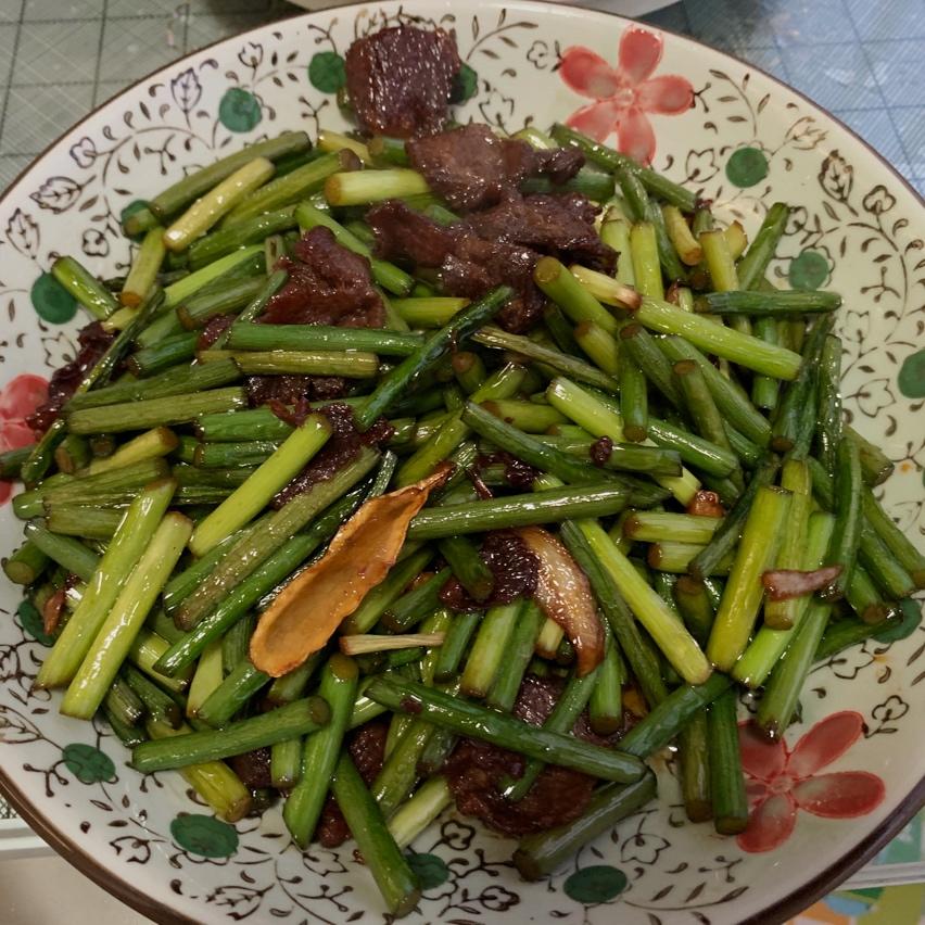 蒜苔炒牛肉