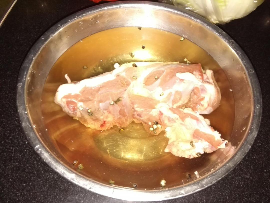 厨师长教你：“羊肉汤”的家常做法，天气冷了喝一口全身都暖暖的
