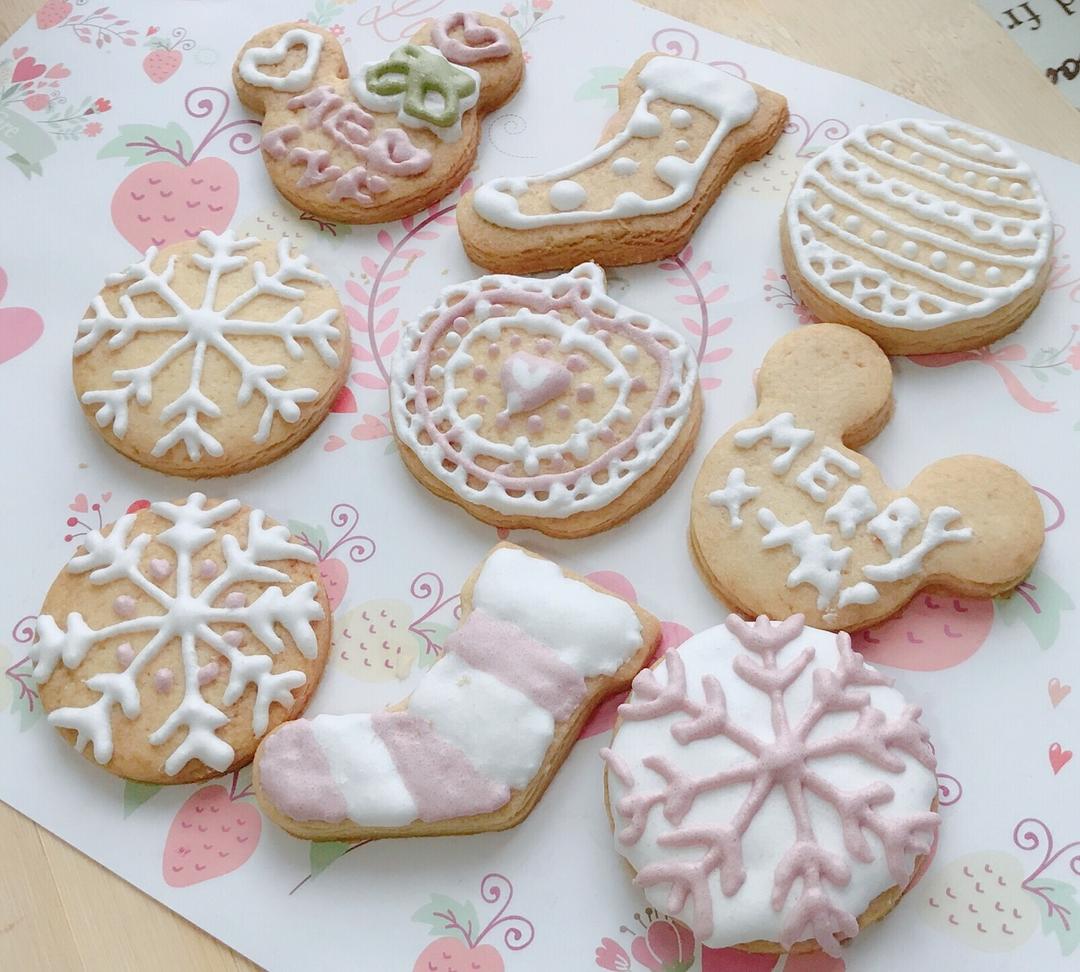 糖糖粘牙牙做的圣诞节糖霜饼干