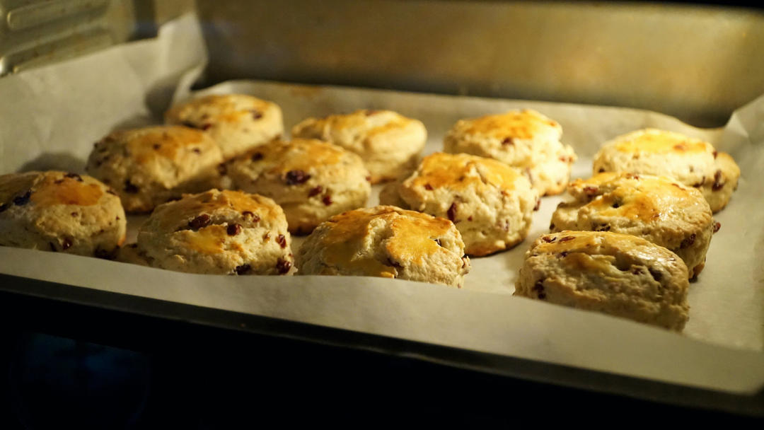 完美裂纹～百分百成功的超好吃奶香司康（禁止搬运）