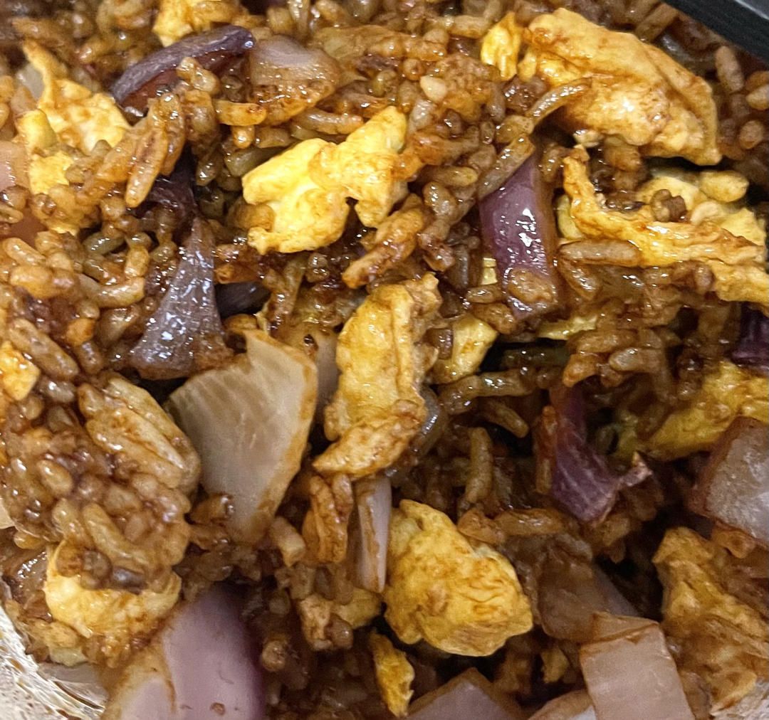 好吃到舔盘的酱油炒饭！