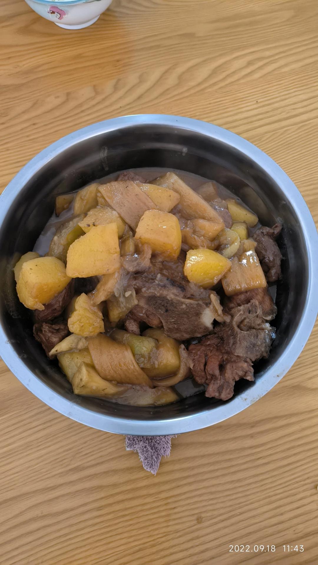 土豆炖排骨