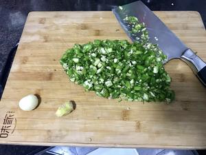 “肉末炒青椒碎”简单下饭菜系列12的做法 步骤1