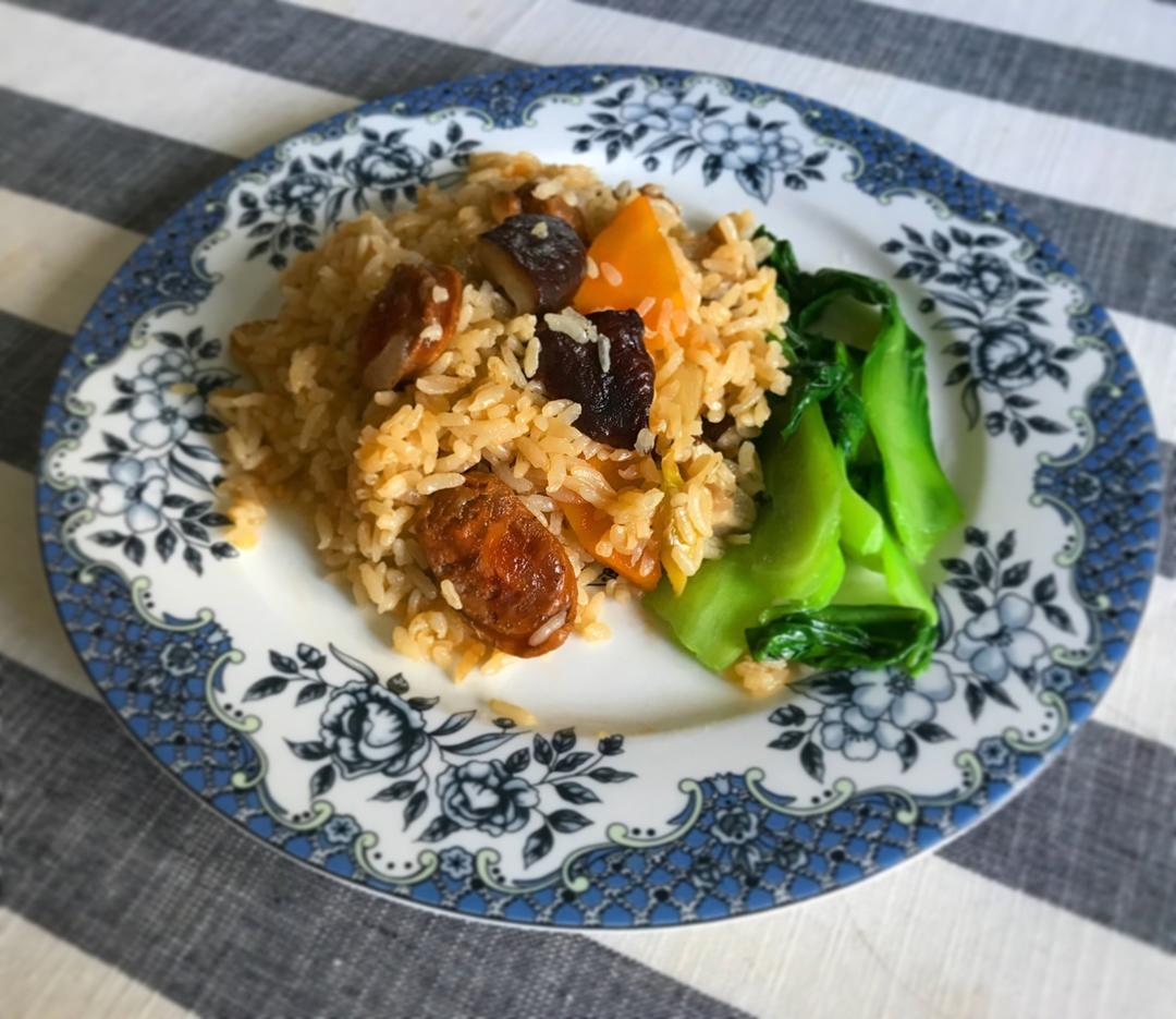 香菇腊肠土豆焖饭
