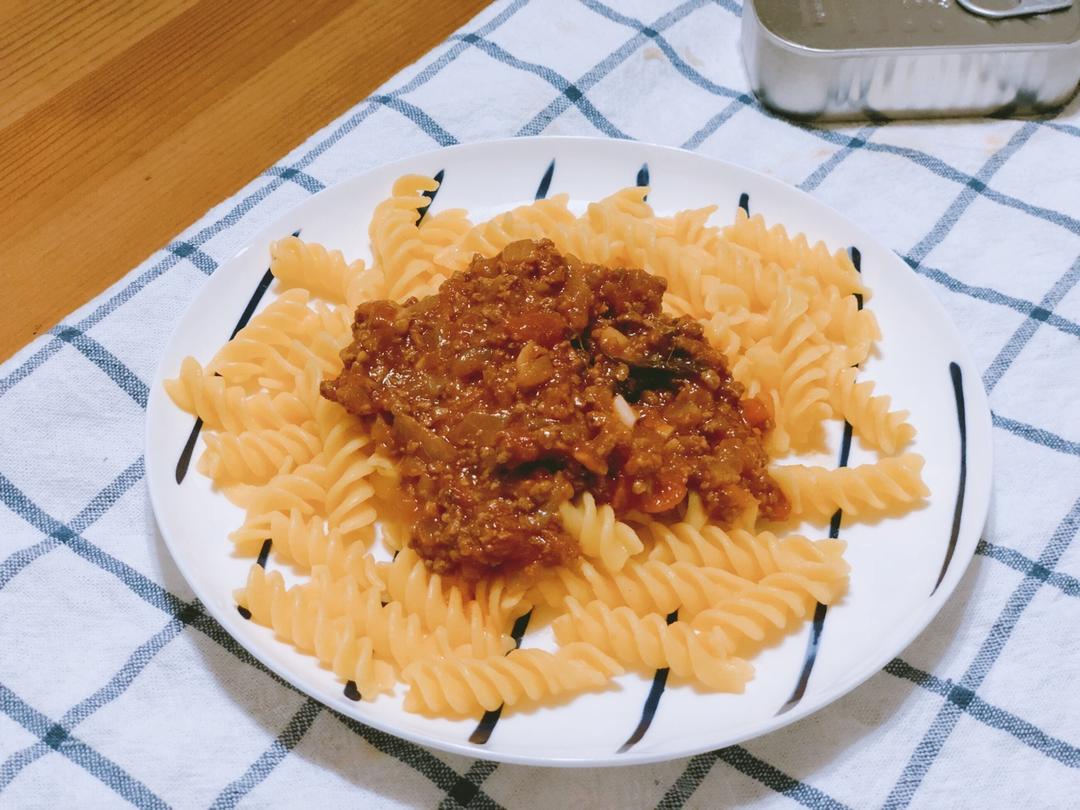 熬一锅意式肉酱，做尽你爱的美食。千层面~披萨~意面~咸派~you name it!
