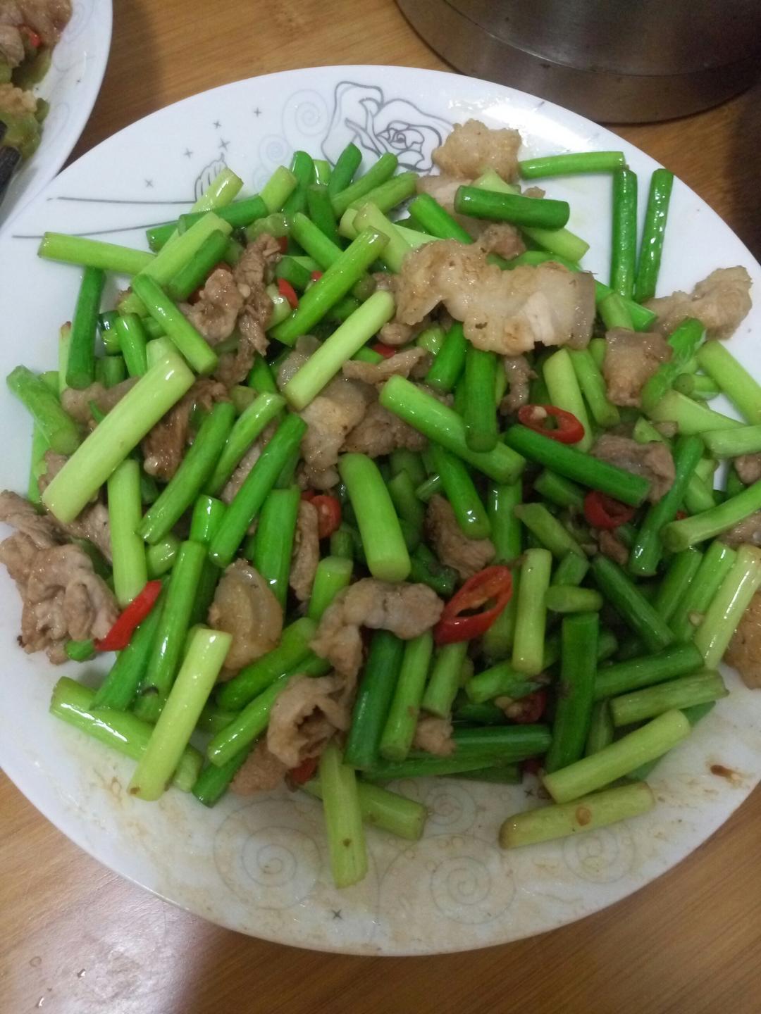 蒜台炒肉丝