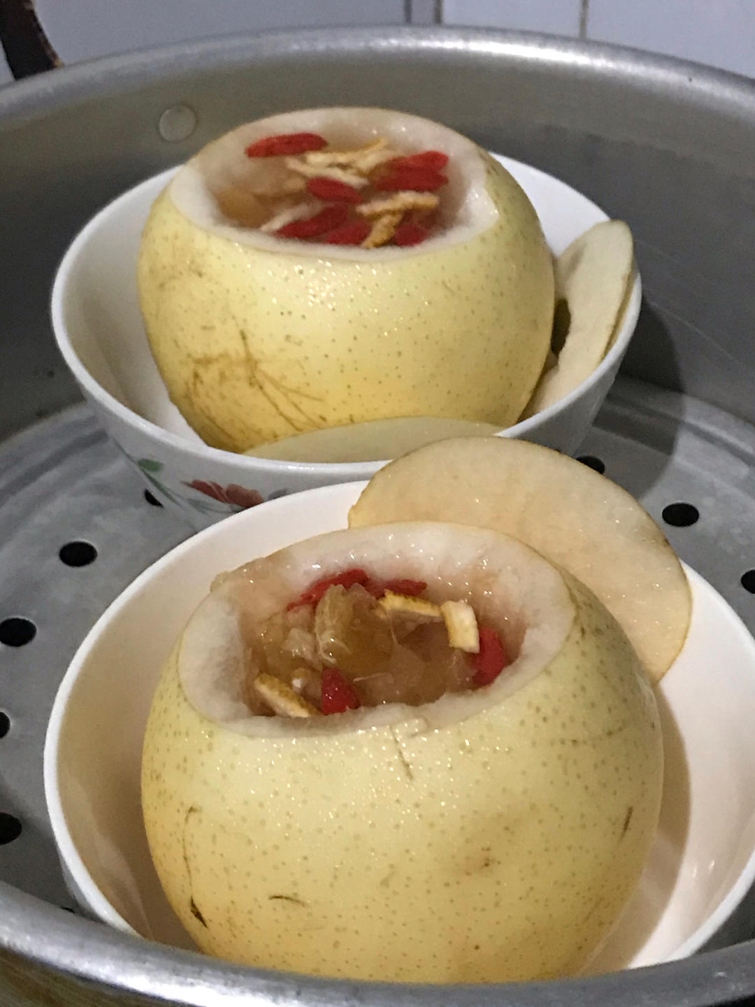冰糖炖雪梨(化痰止咳)